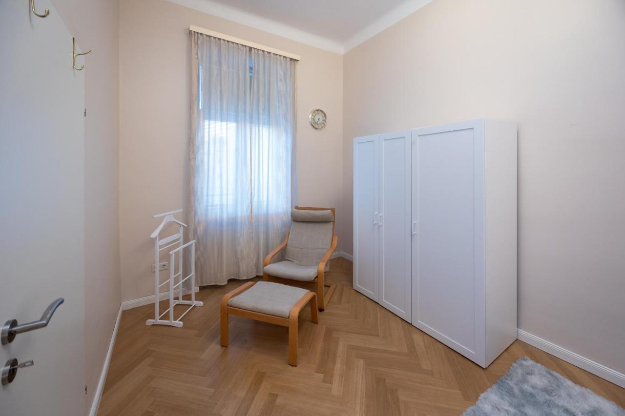 Charming Apartment Near Prater فيينا المظهر الخارجي الصورة